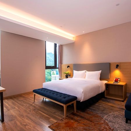 Holiday Inn Express Luanchuan By Ihg Extérieur photo