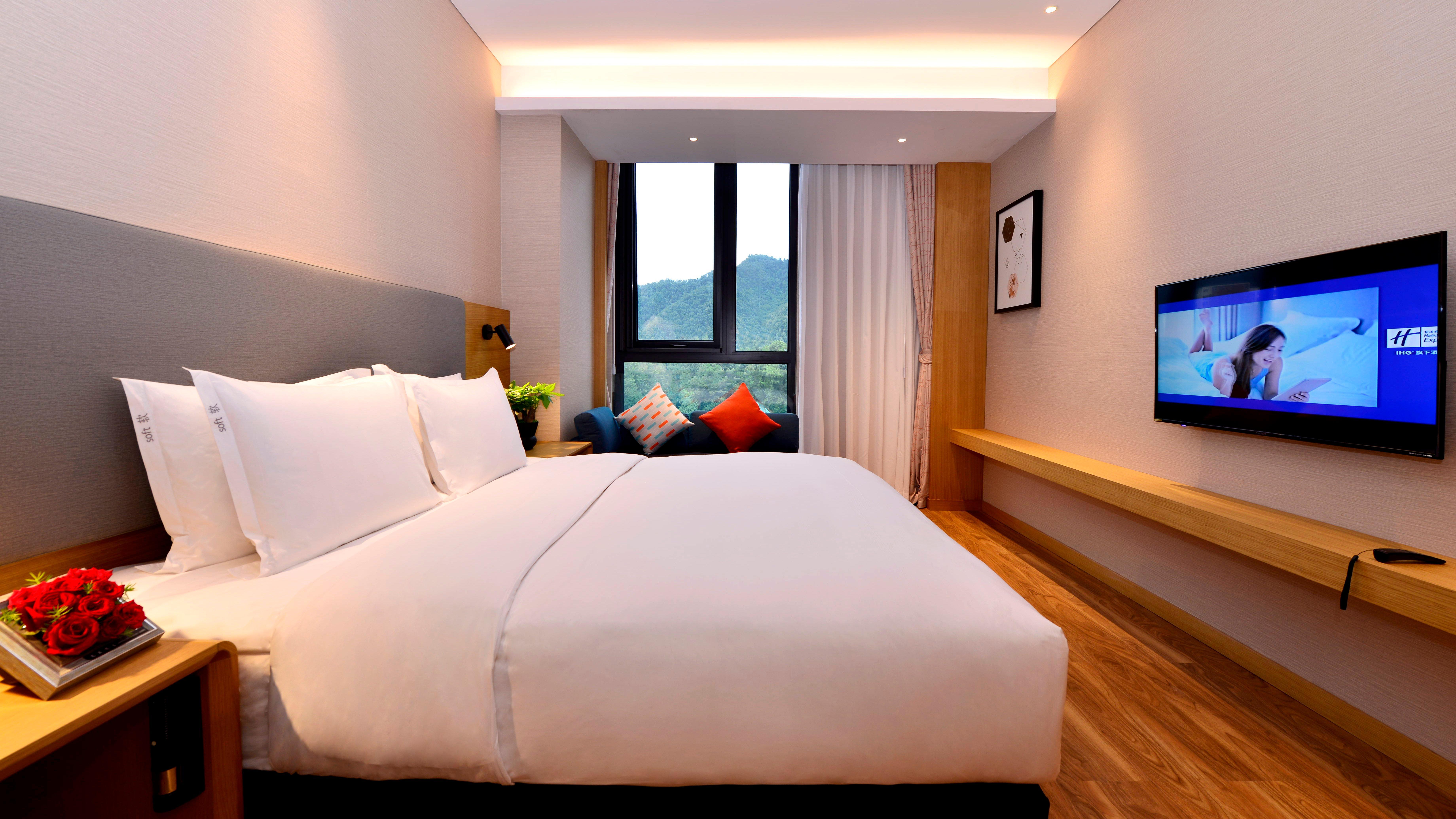 Holiday Inn Express Luanchuan By Ihg Extérieur photo