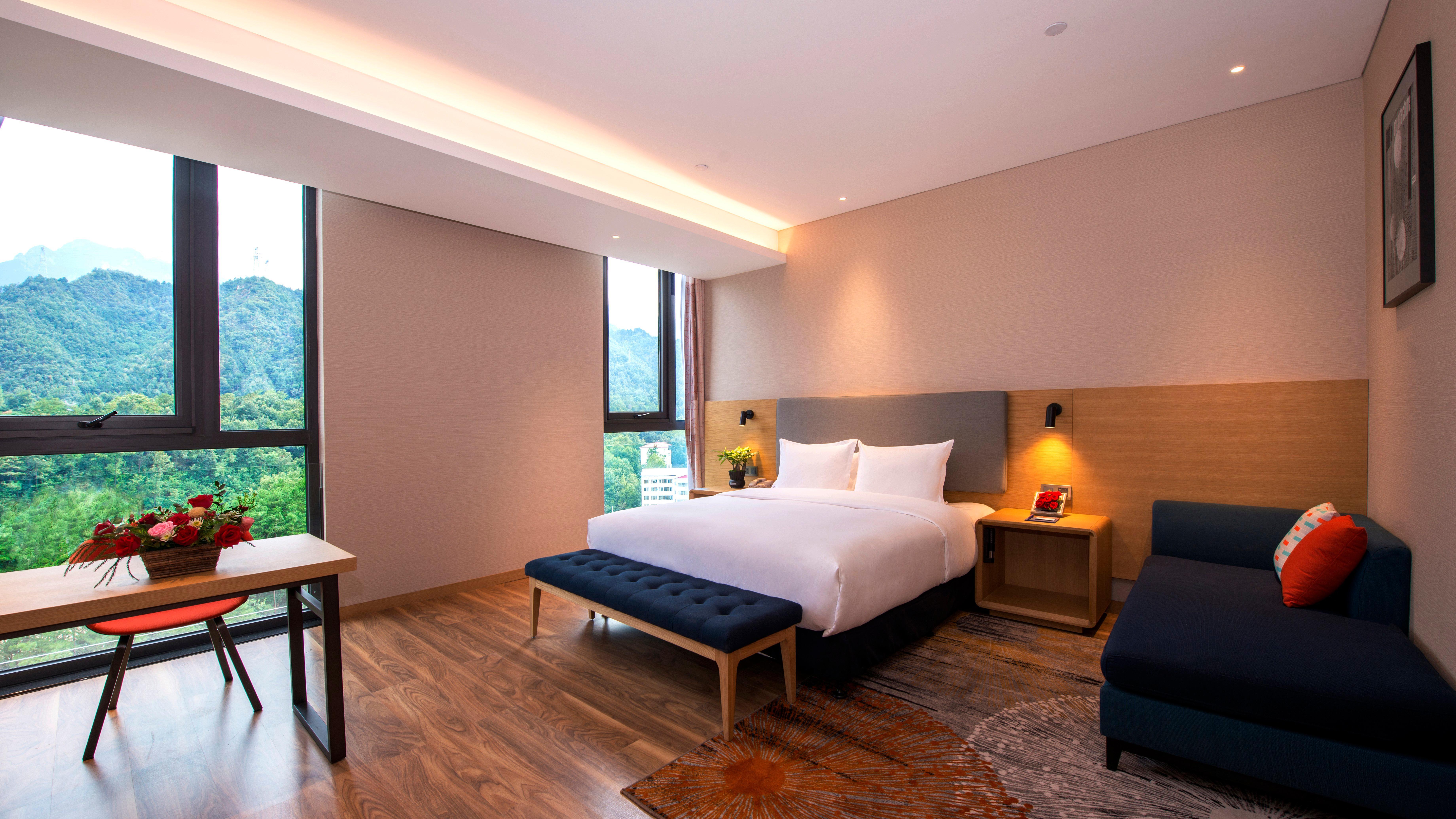 Holiday Inn Express Luanchuan By Ihg Extérieur photo